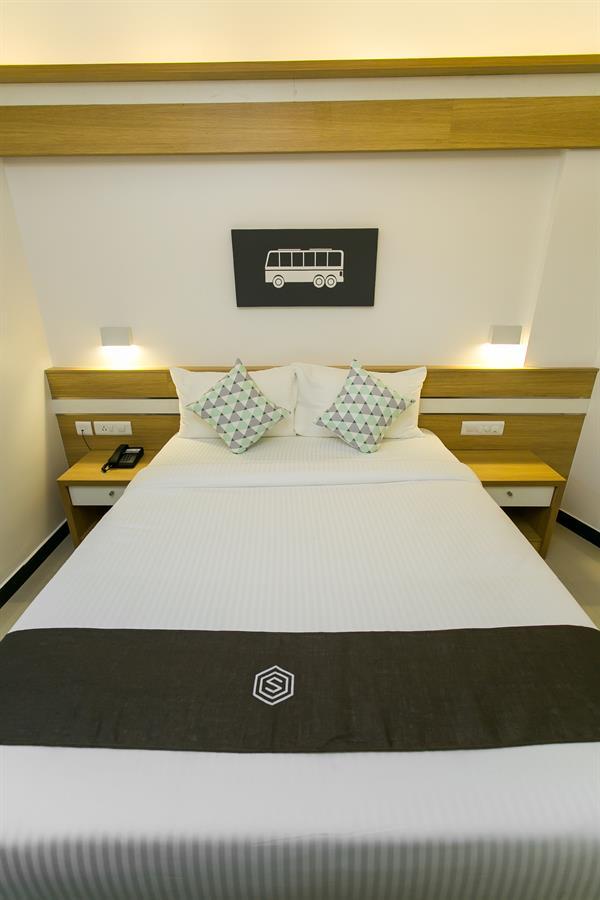 Sapphire Club Metro Hotel Kochi Bagian luar foto