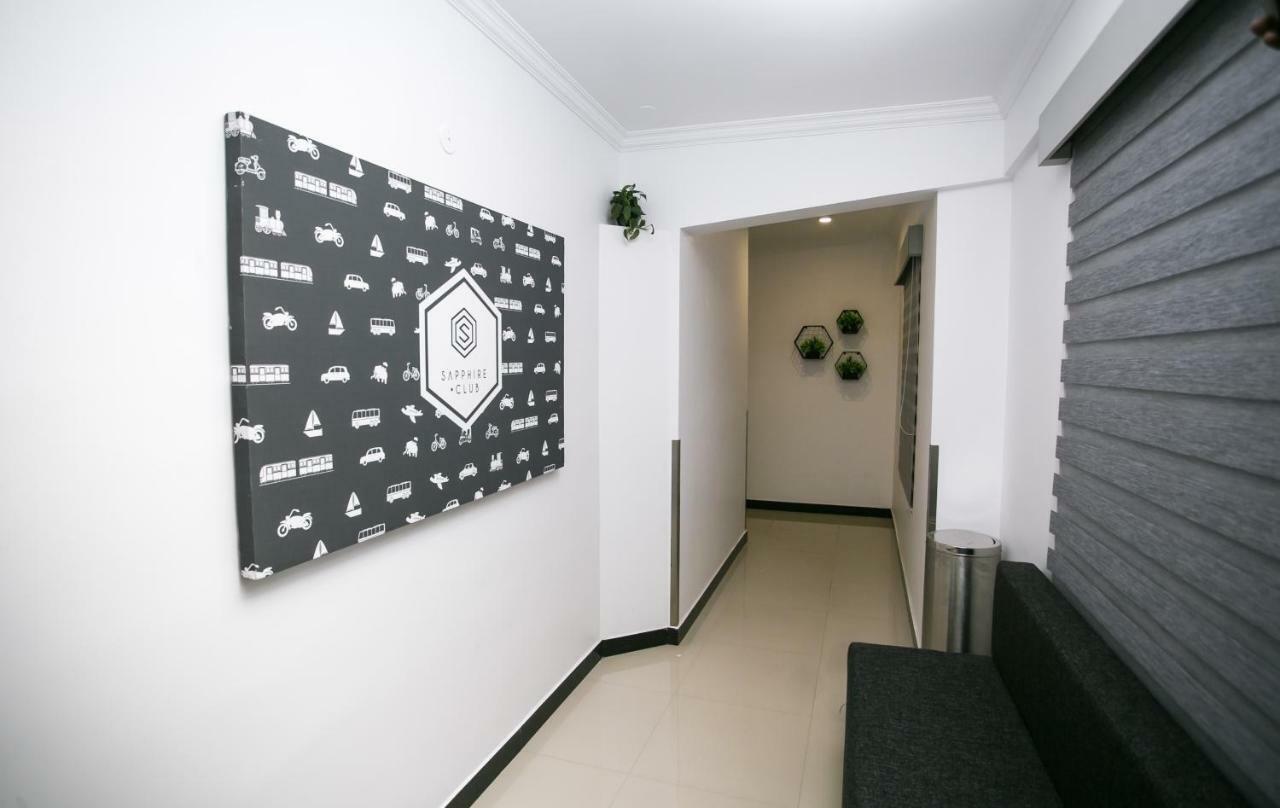 Sapphire Club Metro Hotel Kochi Bagian luar foto