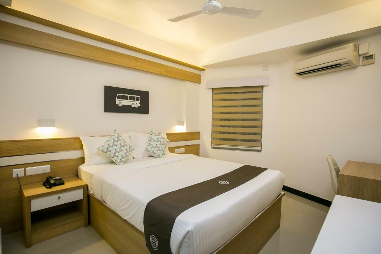 Sapphire Club Metro Hotel Kochi Bagian luar foto